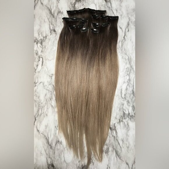22 Inch Ombre Clip in Hair Extensions Brown to Light Blonde in Straight - Picture 3 of 5